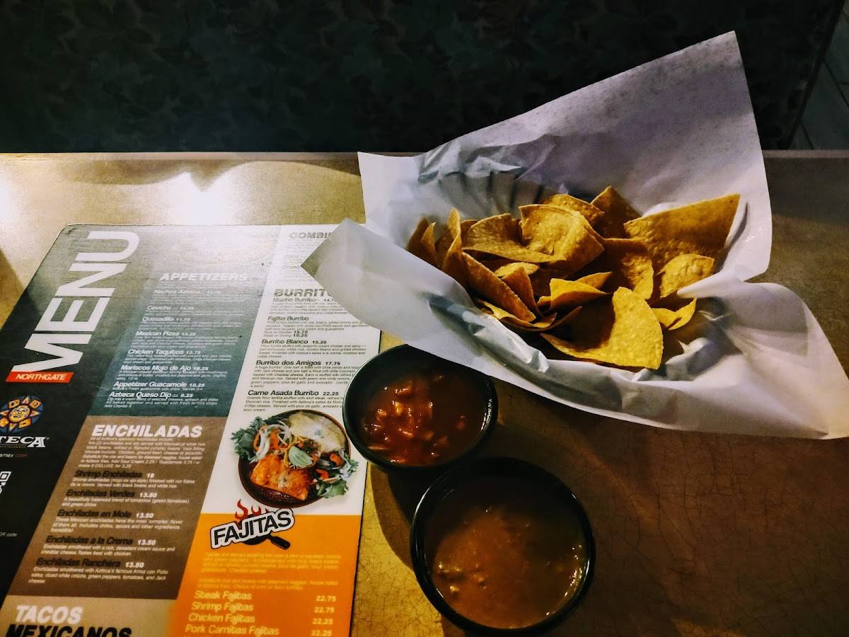 Azteca Mexican Restaurant меню