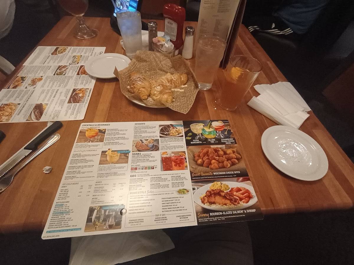 Cheddar's Scratch Kitchen меню