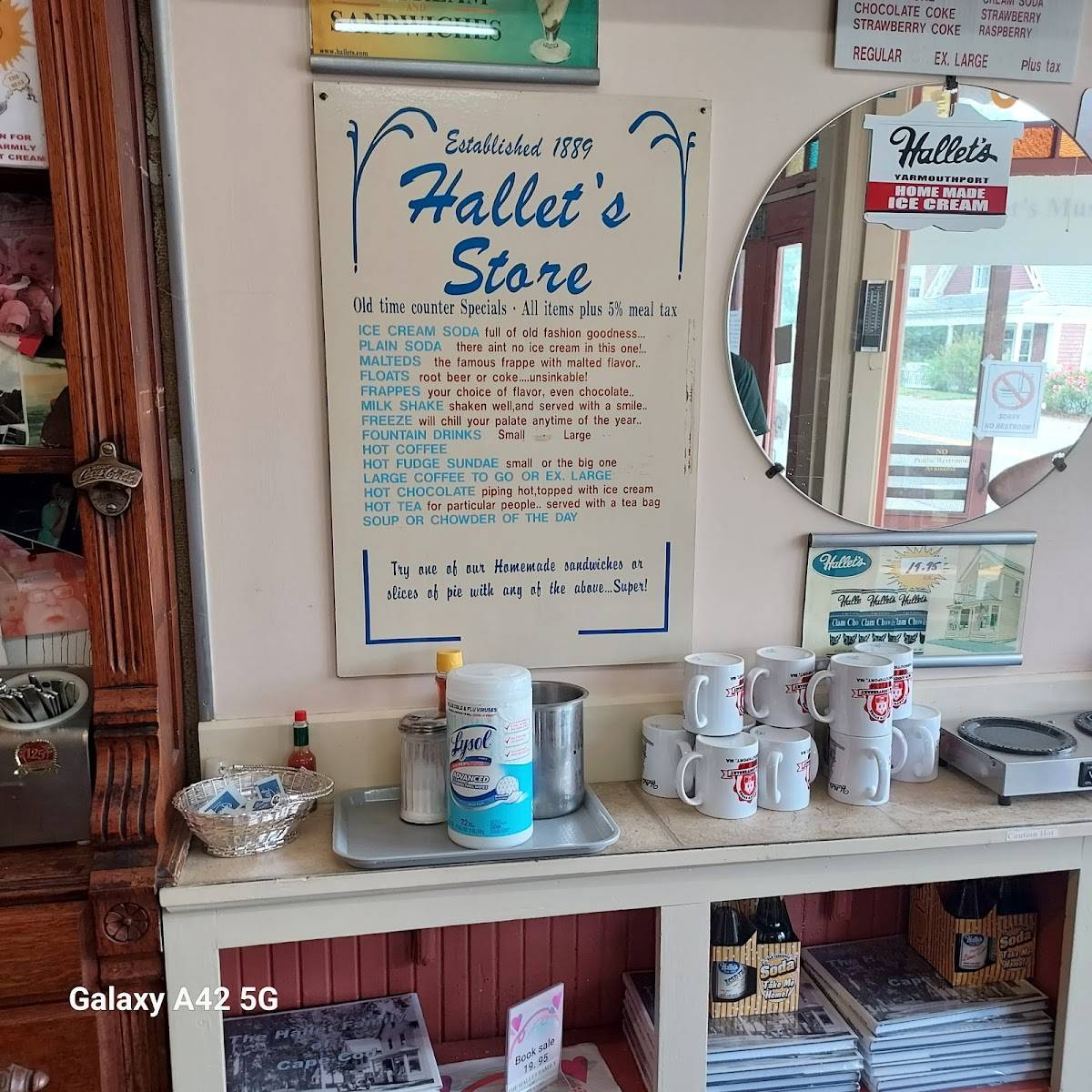 Hallet's Store меню