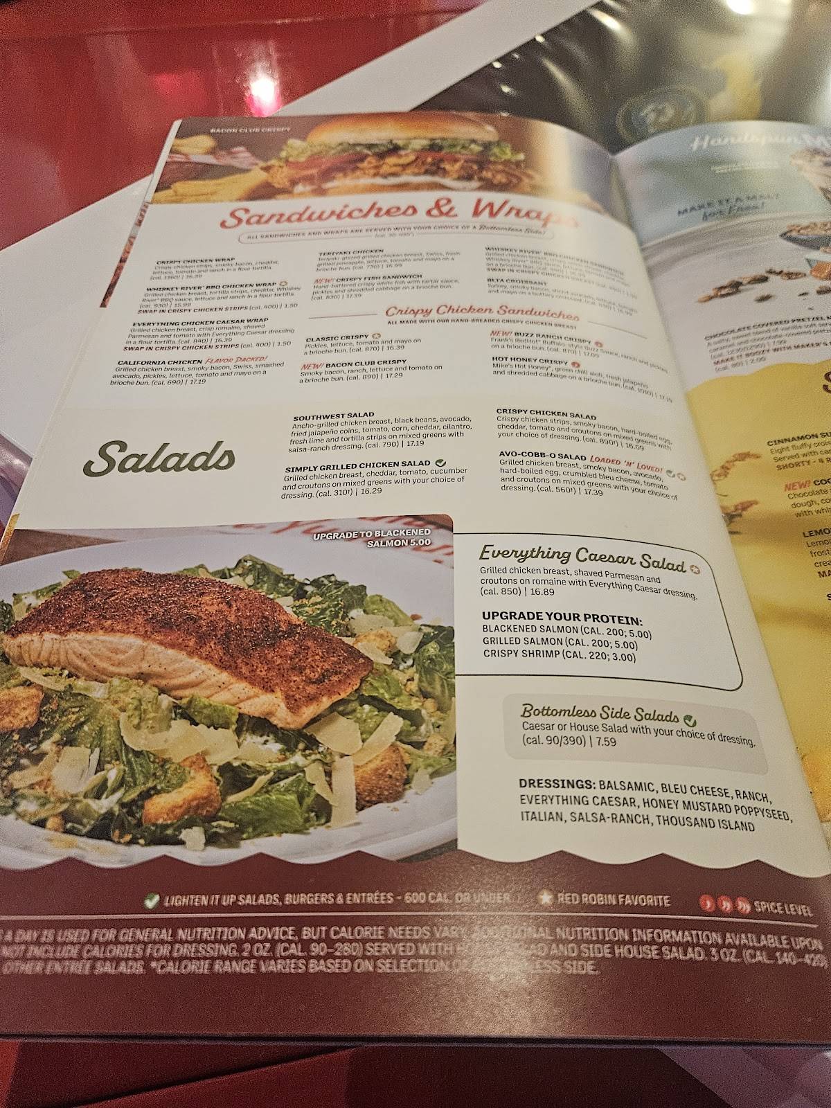 Red Robin Gourmet Burgers and Brews меню