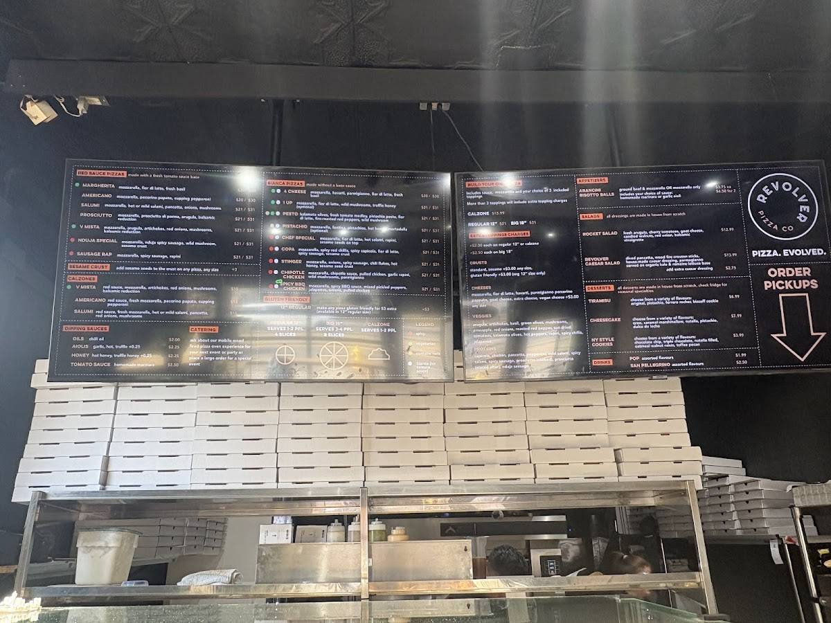 Revolver Pizza Co. меню