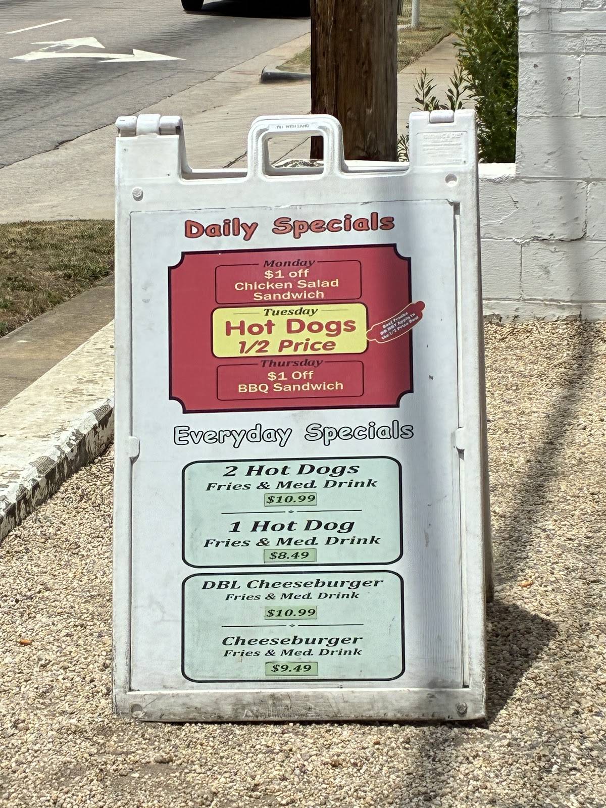 Snoopy's Hot Dogs & More меню