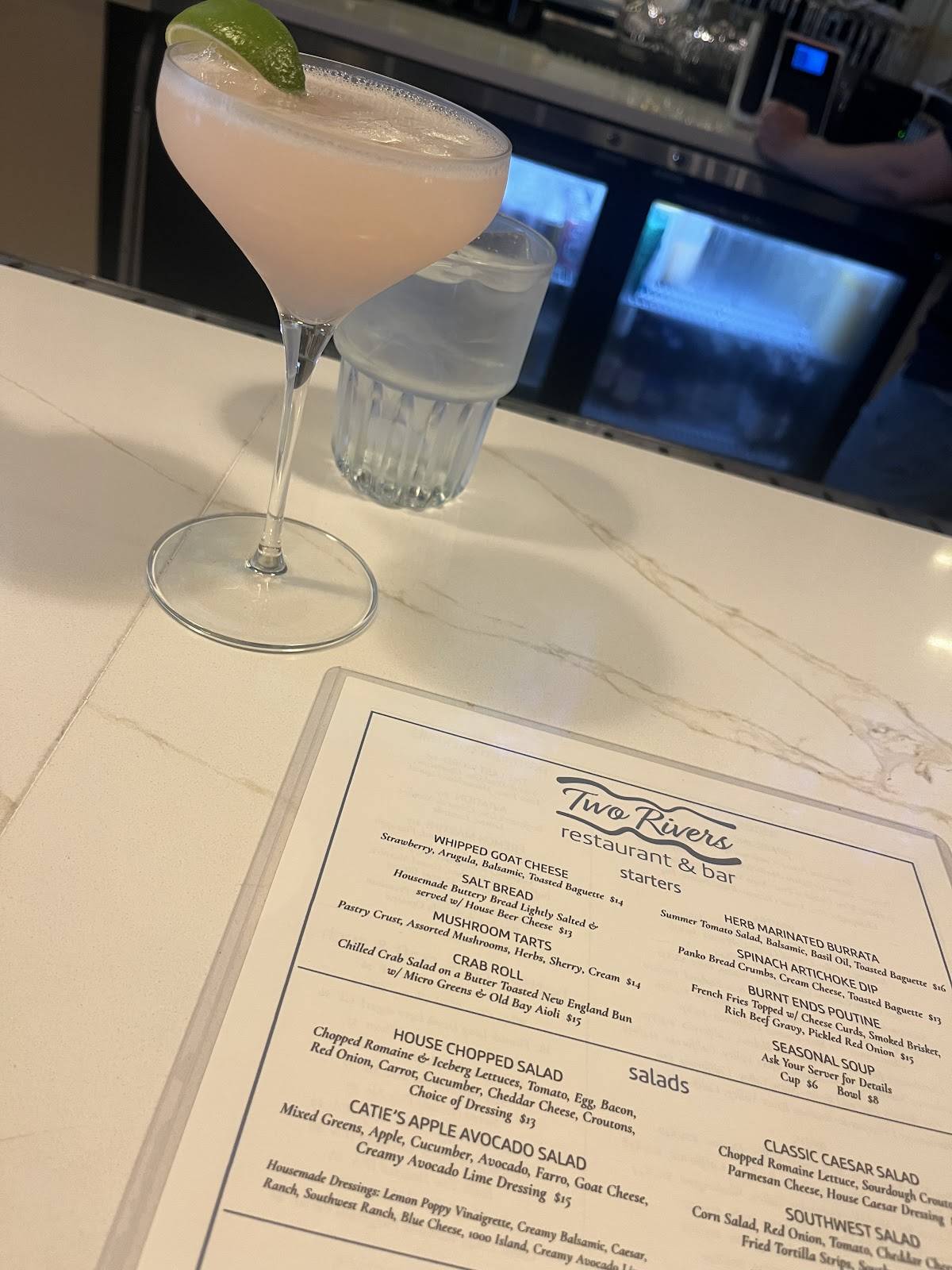 Two Rivers Restaurant and Bar меню