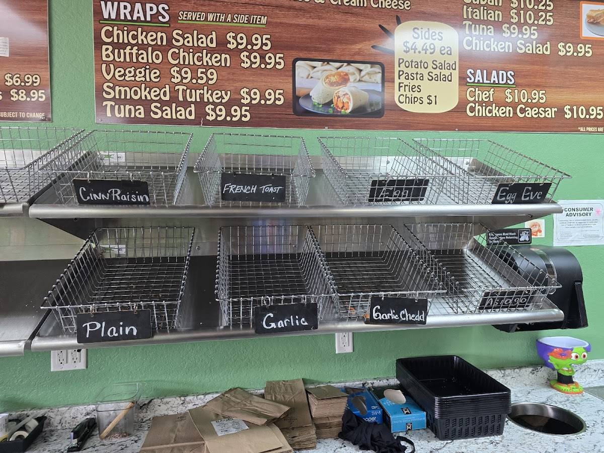 Bagelicious & More Spring Hill меню