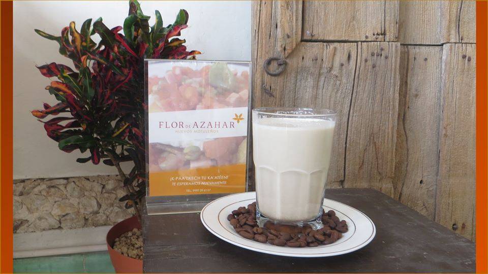 Flor de Azahar Huevos Motuleños меню