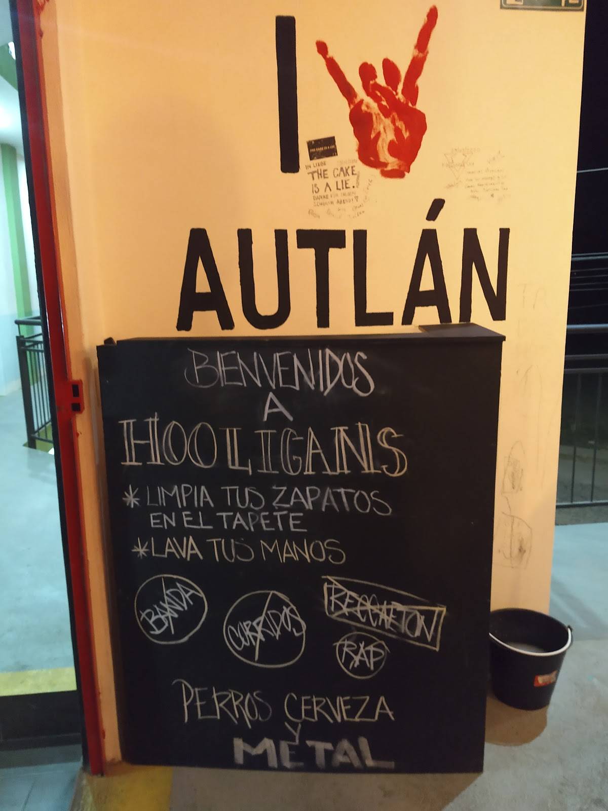HOOLIGANS меню