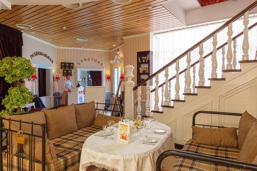12 Стульев меню