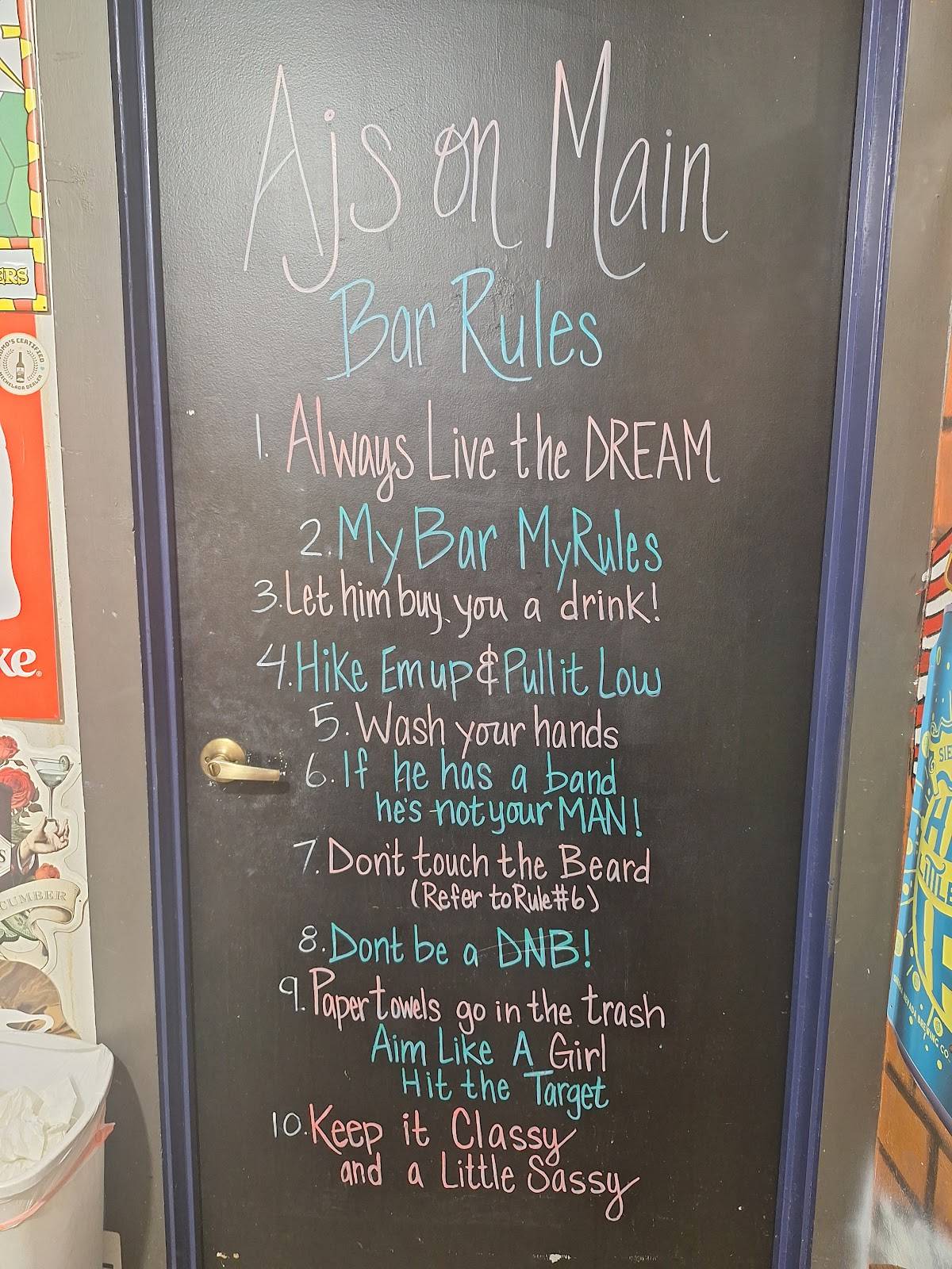 AJ's On Main меню