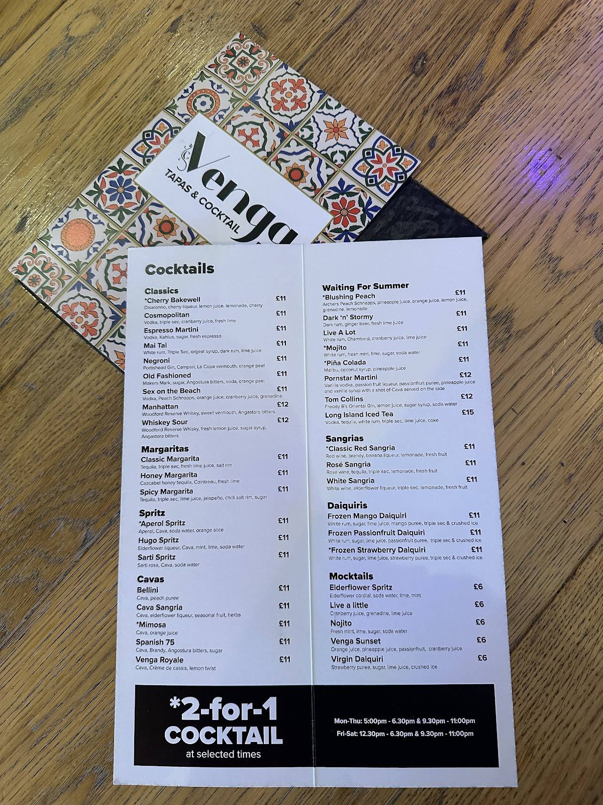 Venga Cocktails & Tapas Bar меню