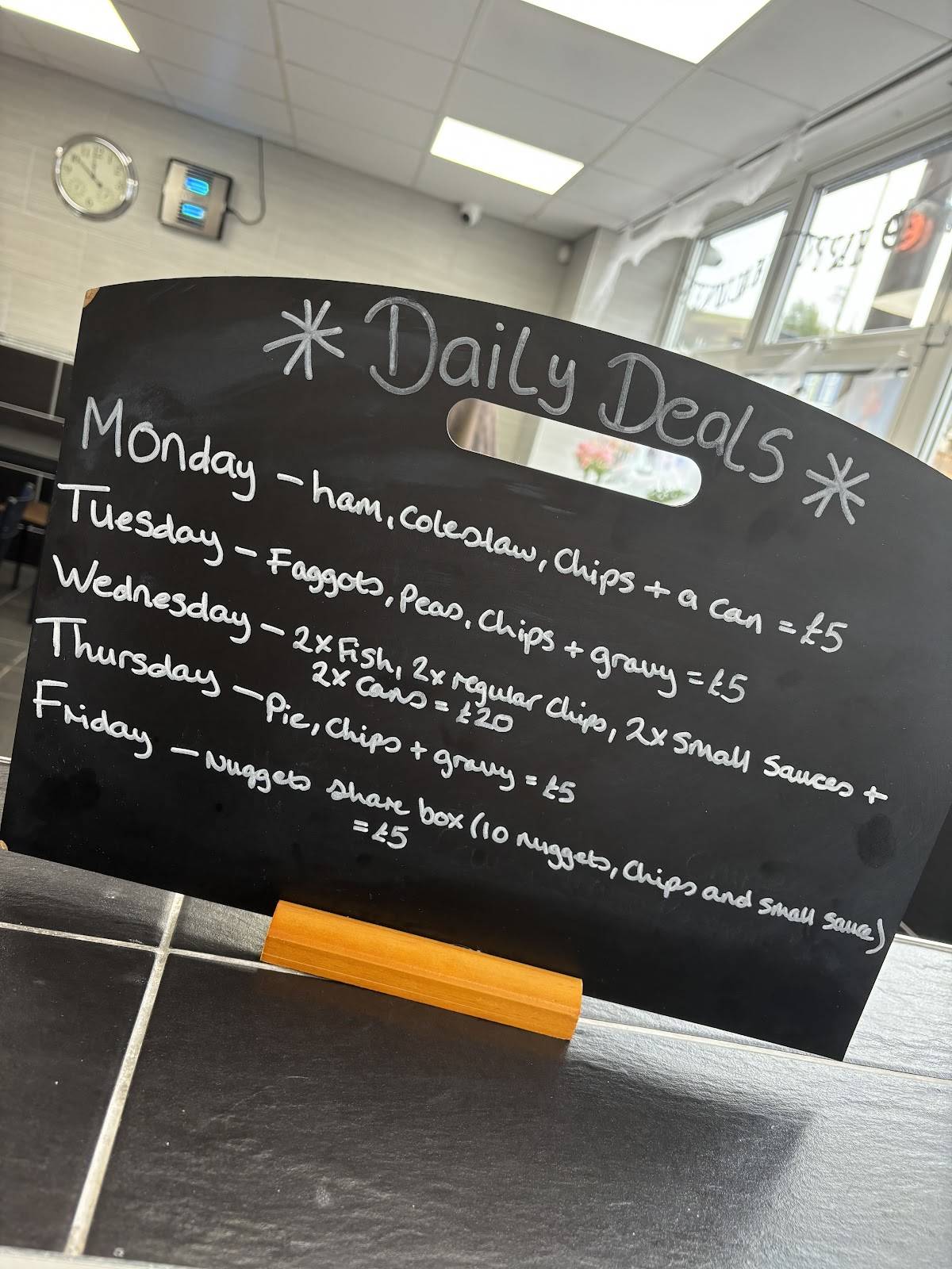 Gilfach’s Top Chippy & Cafe меню