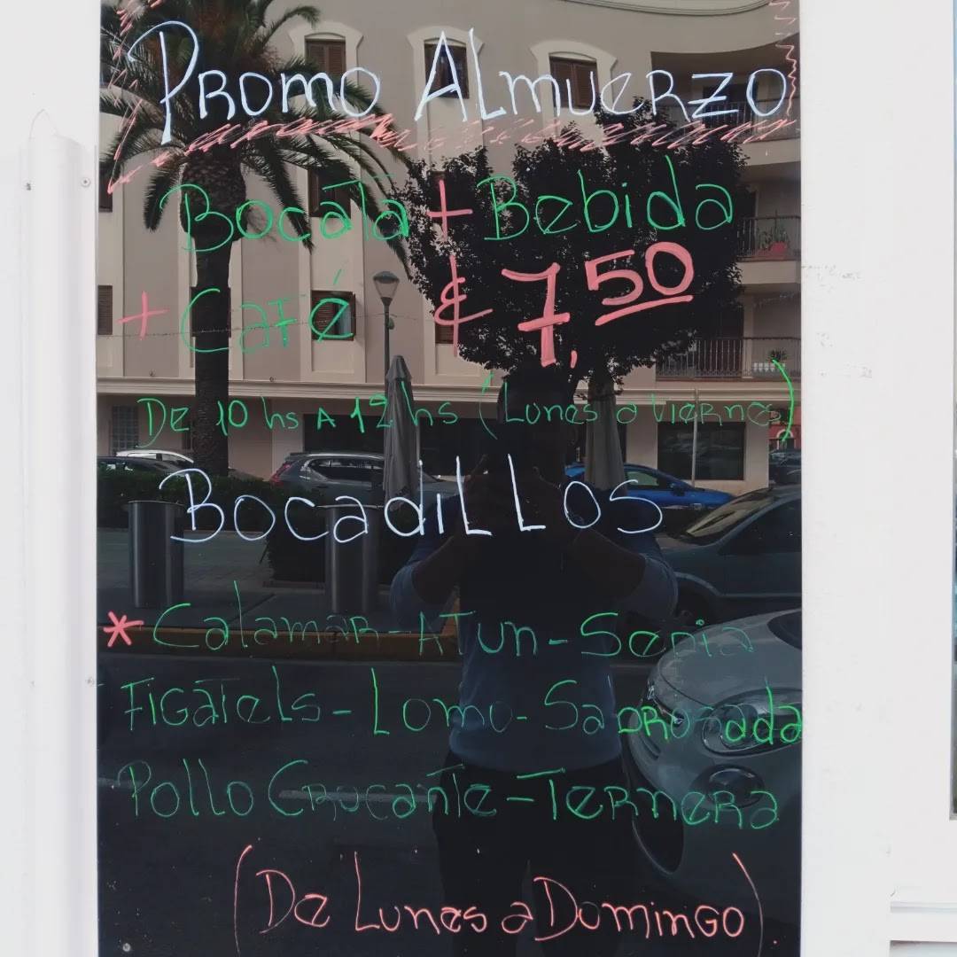Llorens Cafe Bar меню