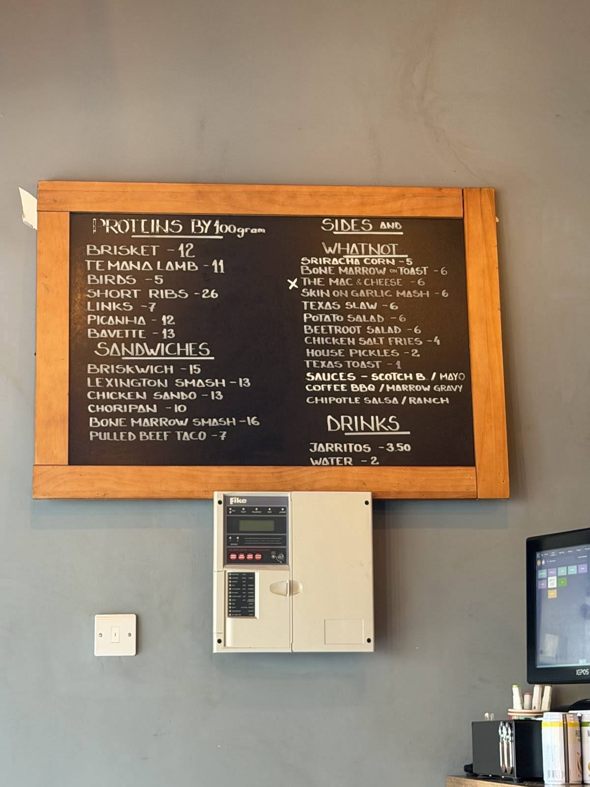 Billy’s SmokeHouse меню