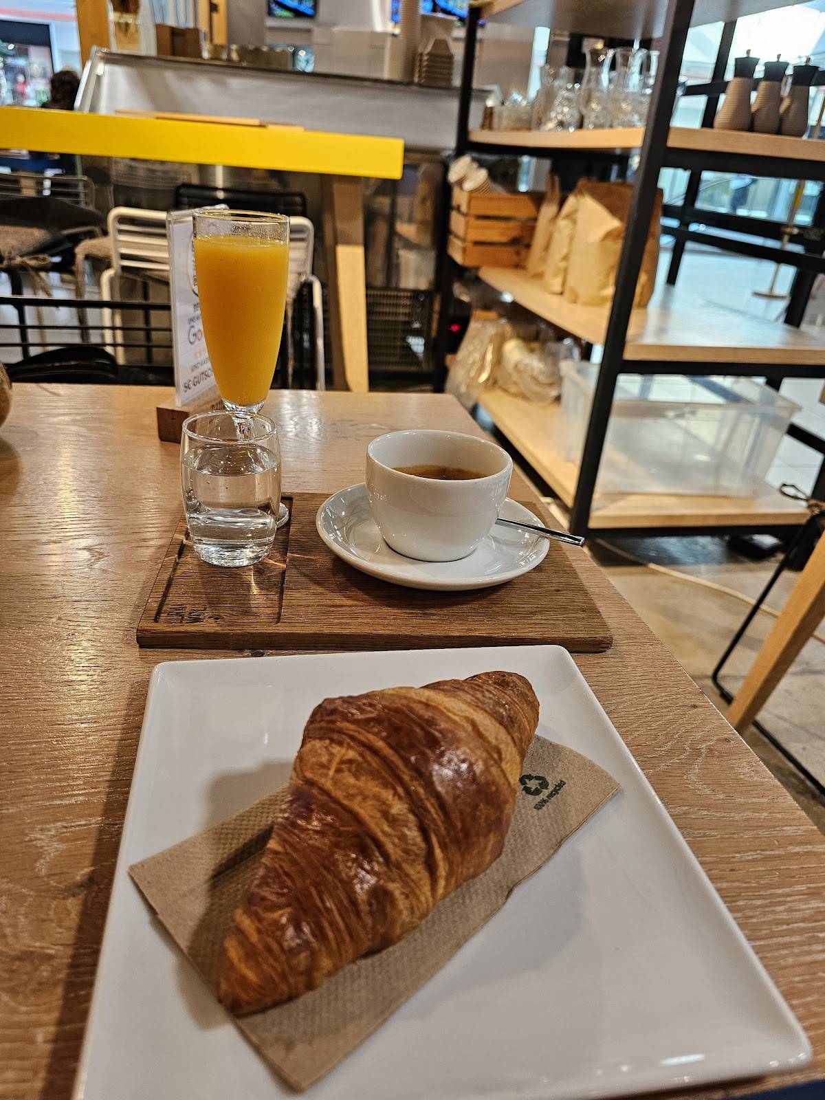 RAUWOLF Riverside Kaffeerösterei & Café меню