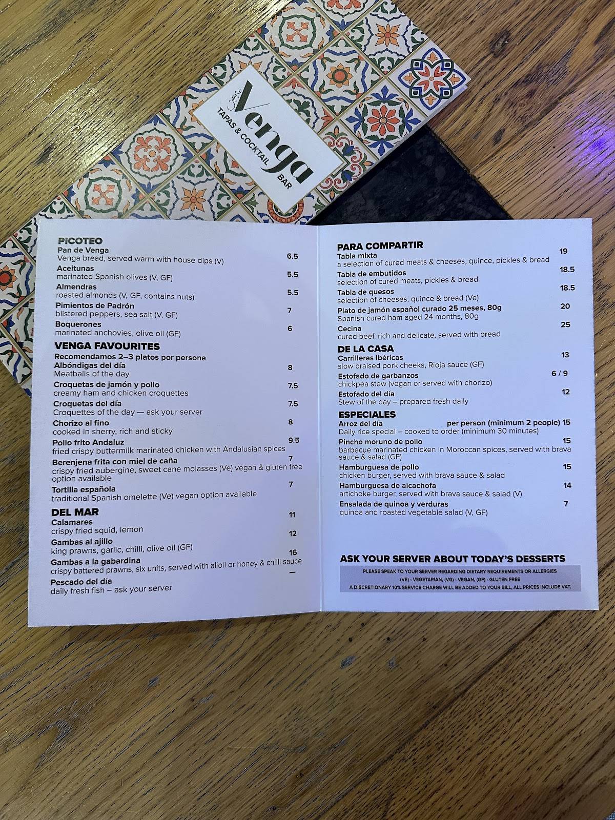 Venga Cocktails & Tapas Bar меню