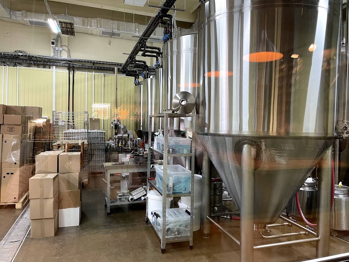 Big Village Brewery & Taproom меню