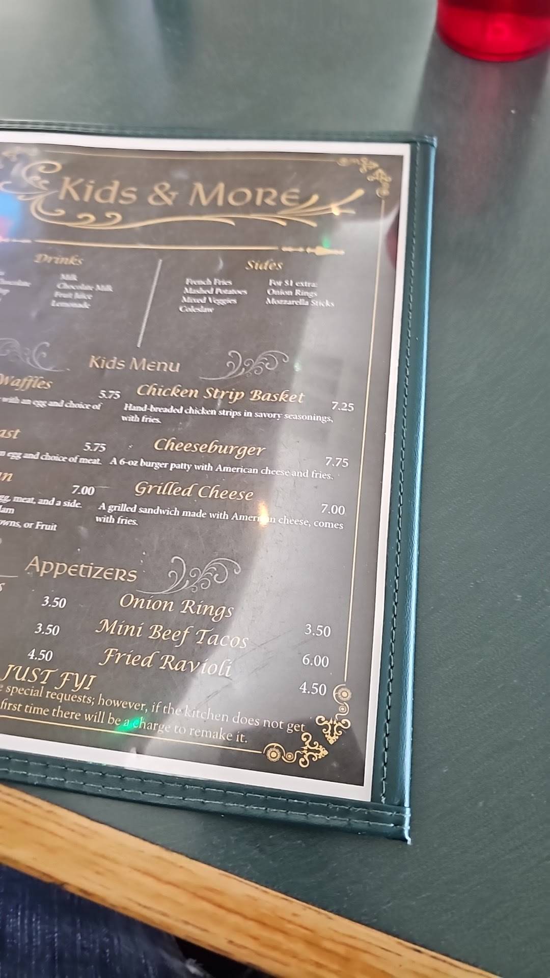 Mulligans Restaurant and Pub меню