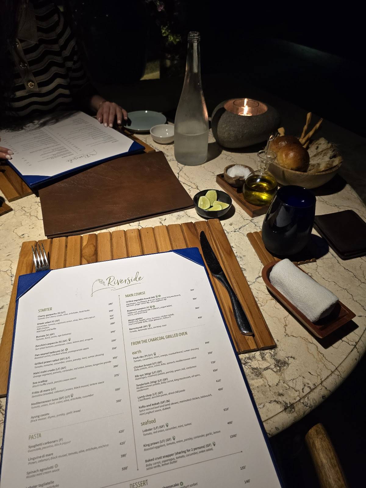 Riverside Restaurant & Tapas Bar меню