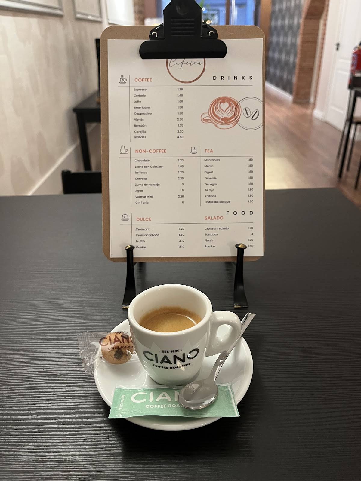 Cafeïna меню