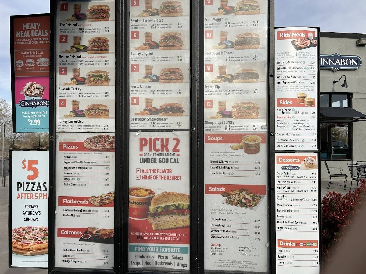 Cinnabon at Schlotzsky's меню