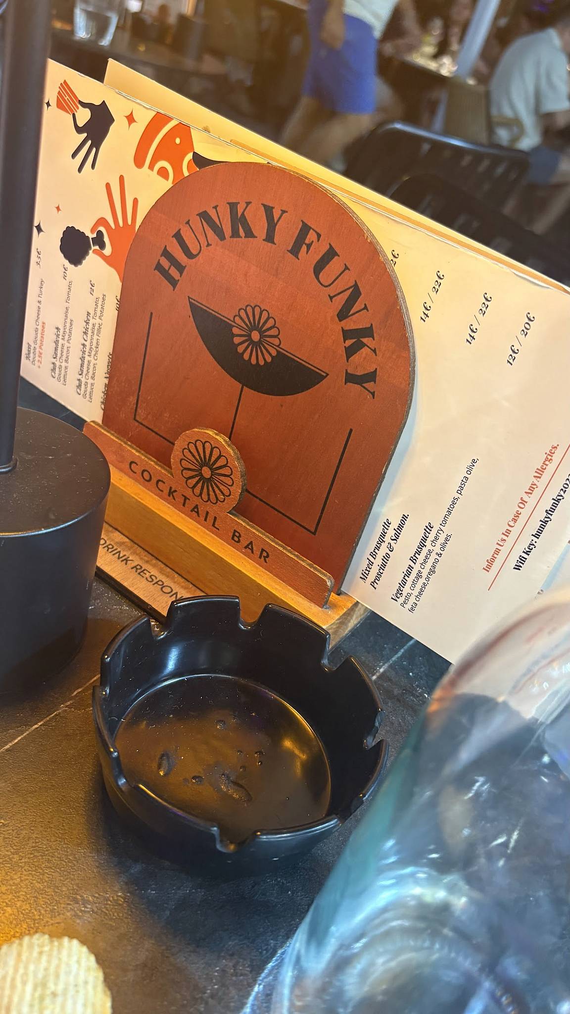 Hunky Funky Cocktail Bar меню