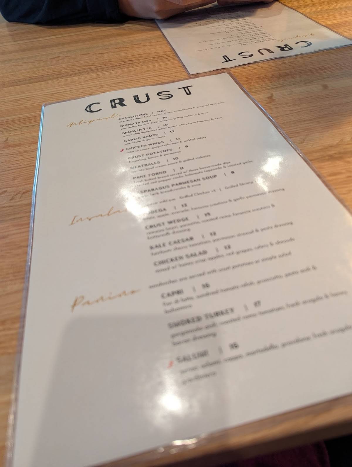 Crust Pizzeria & Bar меню