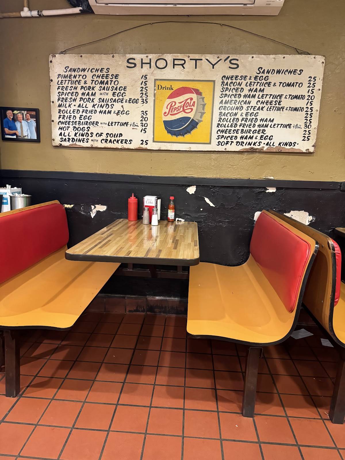 Shorty's Famous Hot Dogs меню