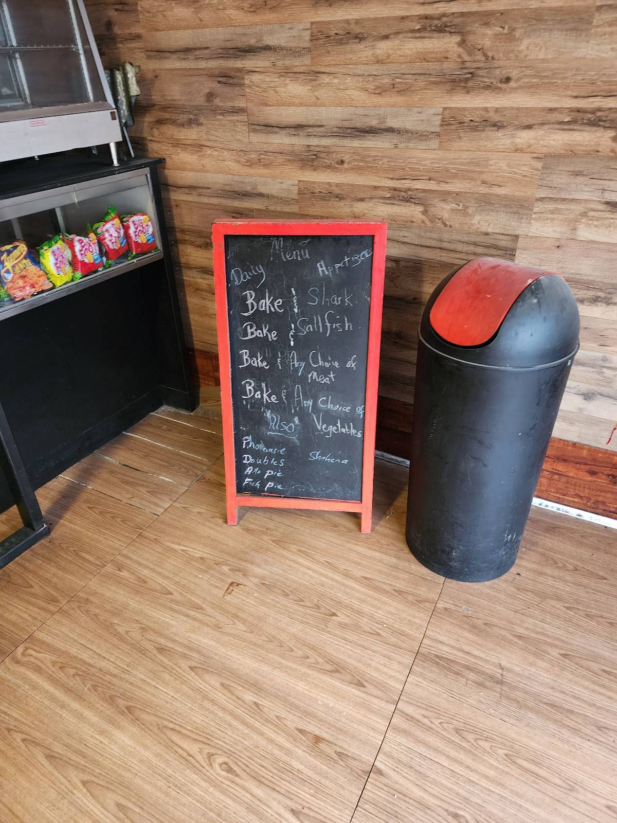 Shorty's Roti Shop меню