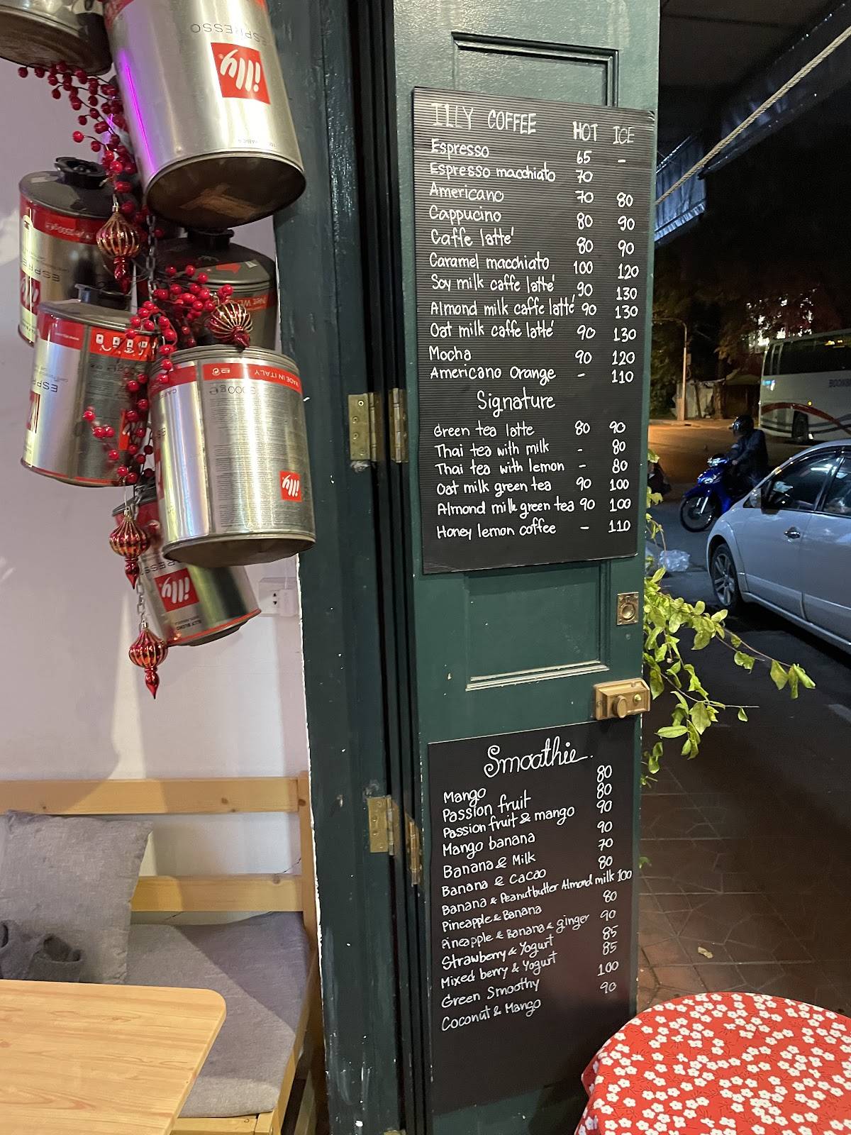 Меню Bur Bar คาเฟ่ & บาร์ ถนนพระอาทิตย์ พระนคร, Бангкок