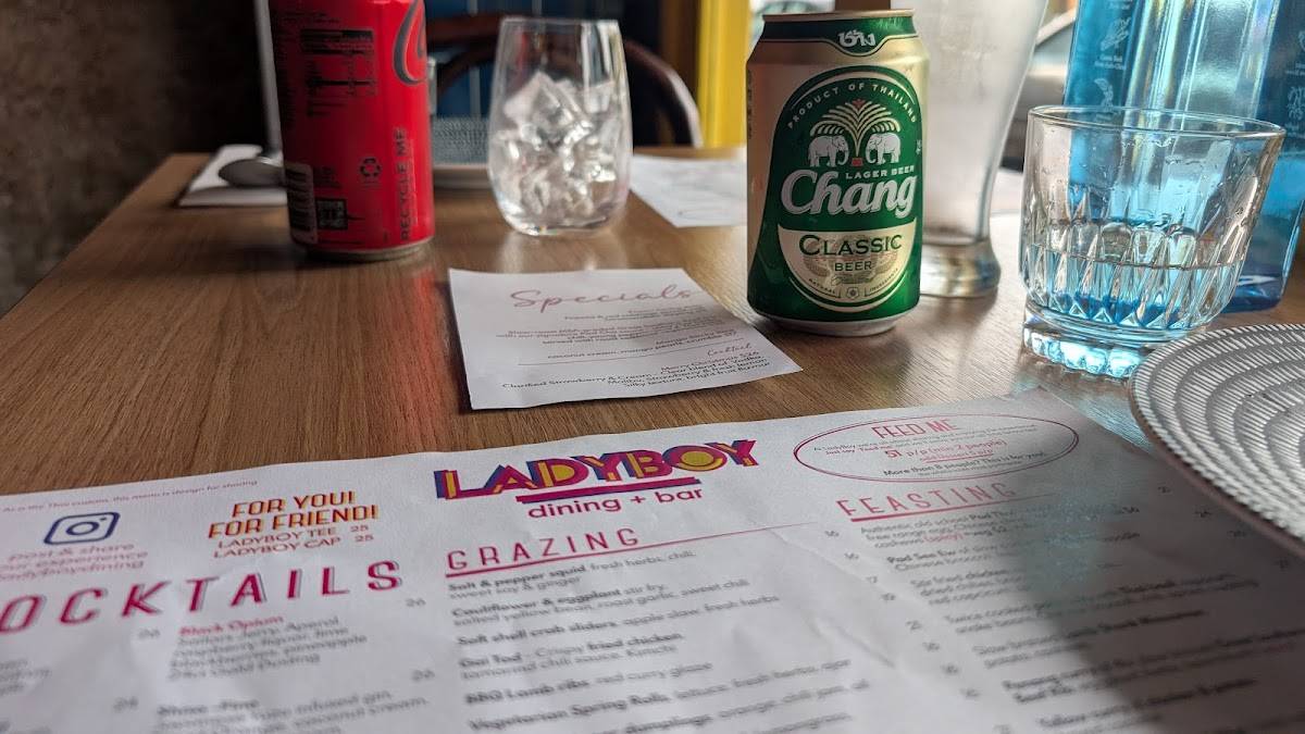 Ladyboy Dining & Bar меню