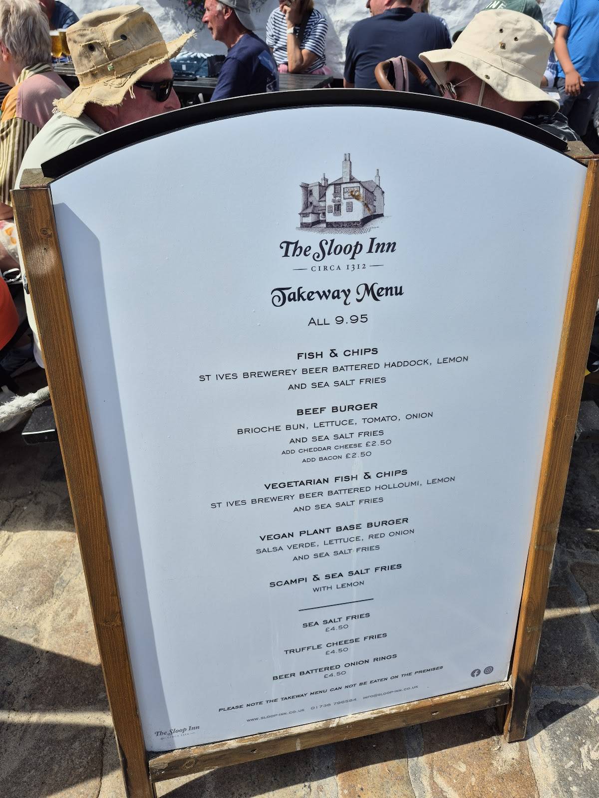 Sloop Inn меню
