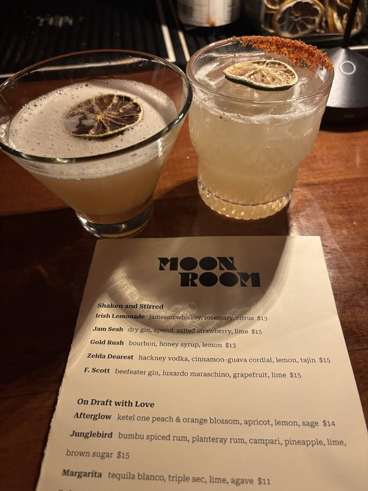 Moon Room меню