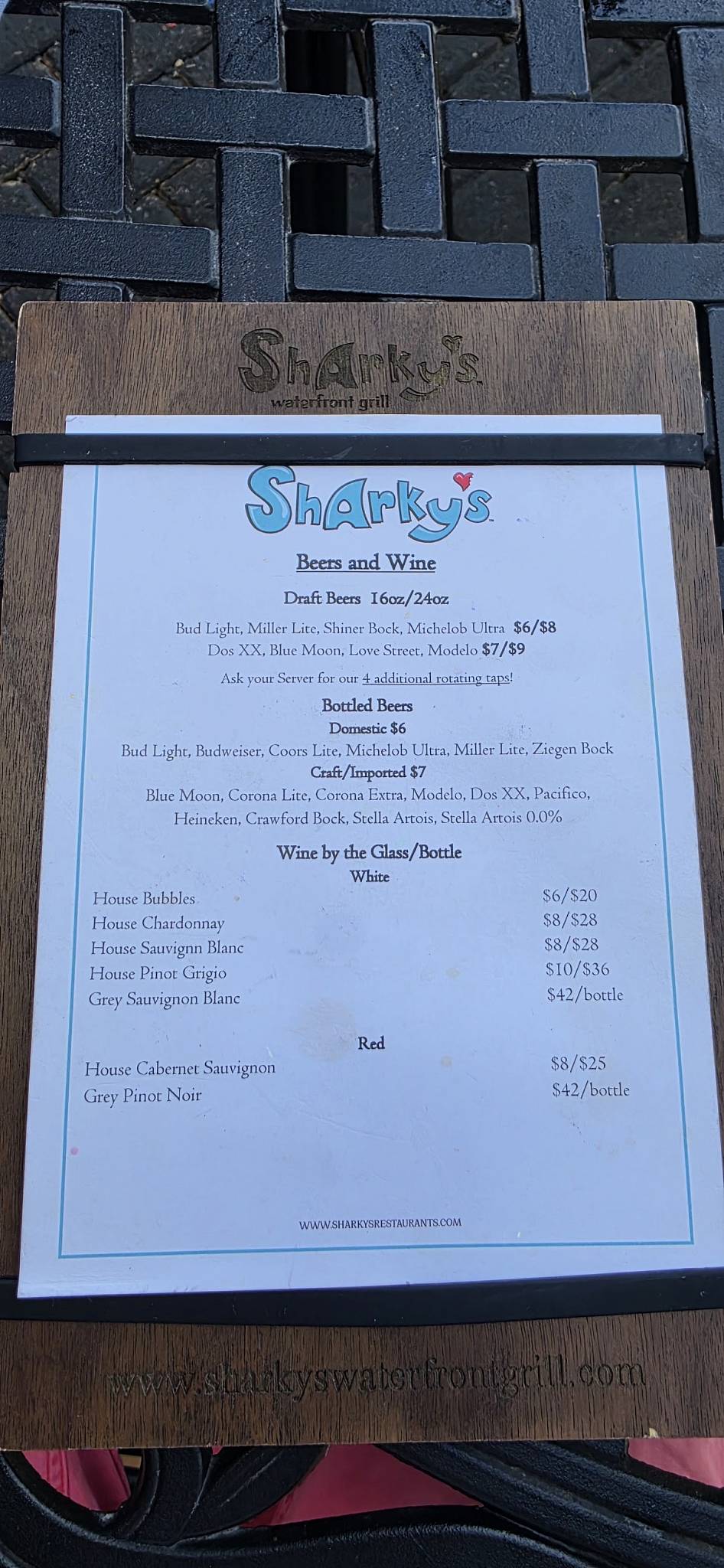 Sharky's Waterfront Grill меню