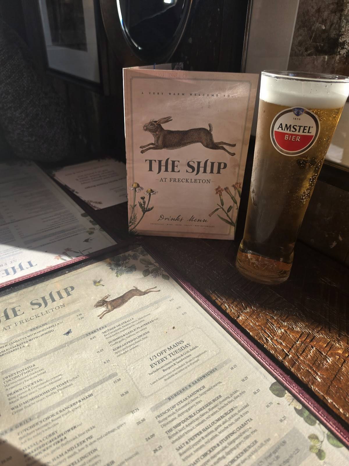The Ship меню
