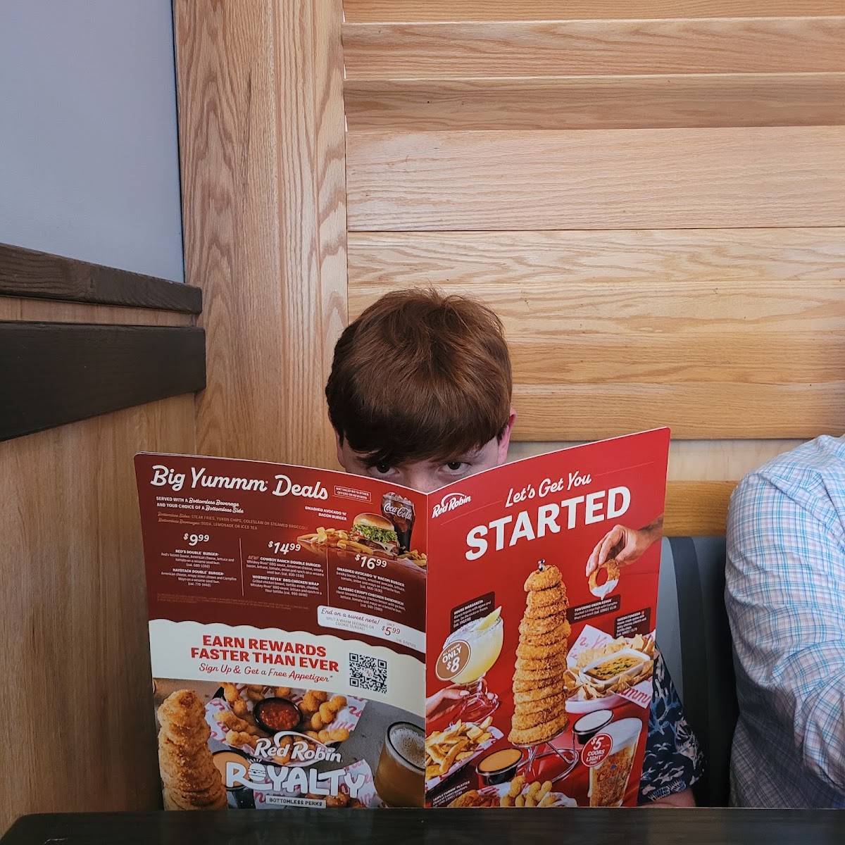 Red Robin Gourmet Burgers and Brews меню