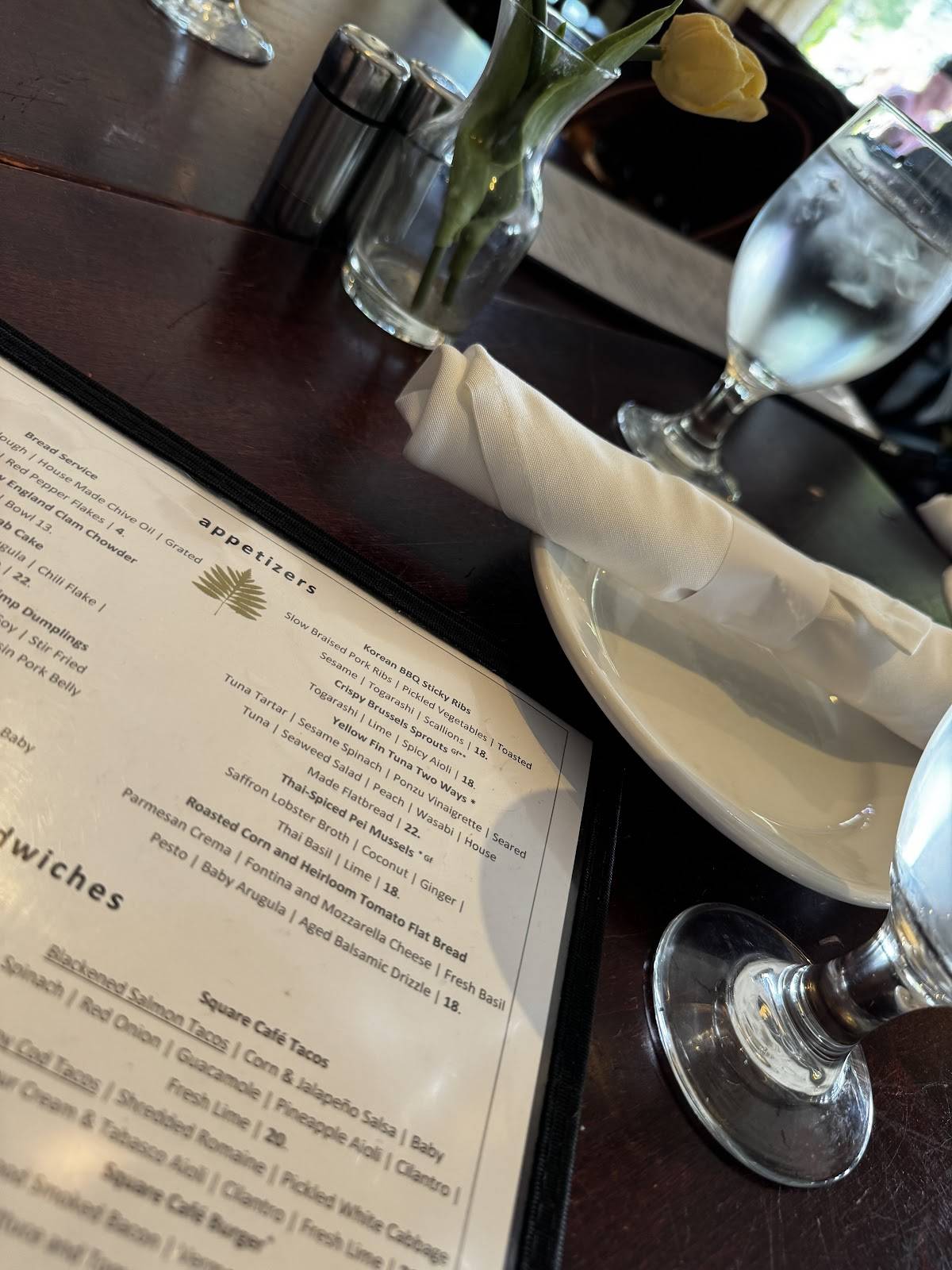 Square Cafe Hingham меню