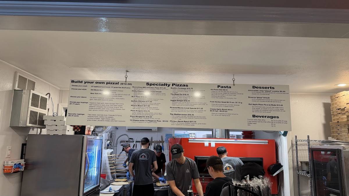 Pictured Rocks Pizza меню