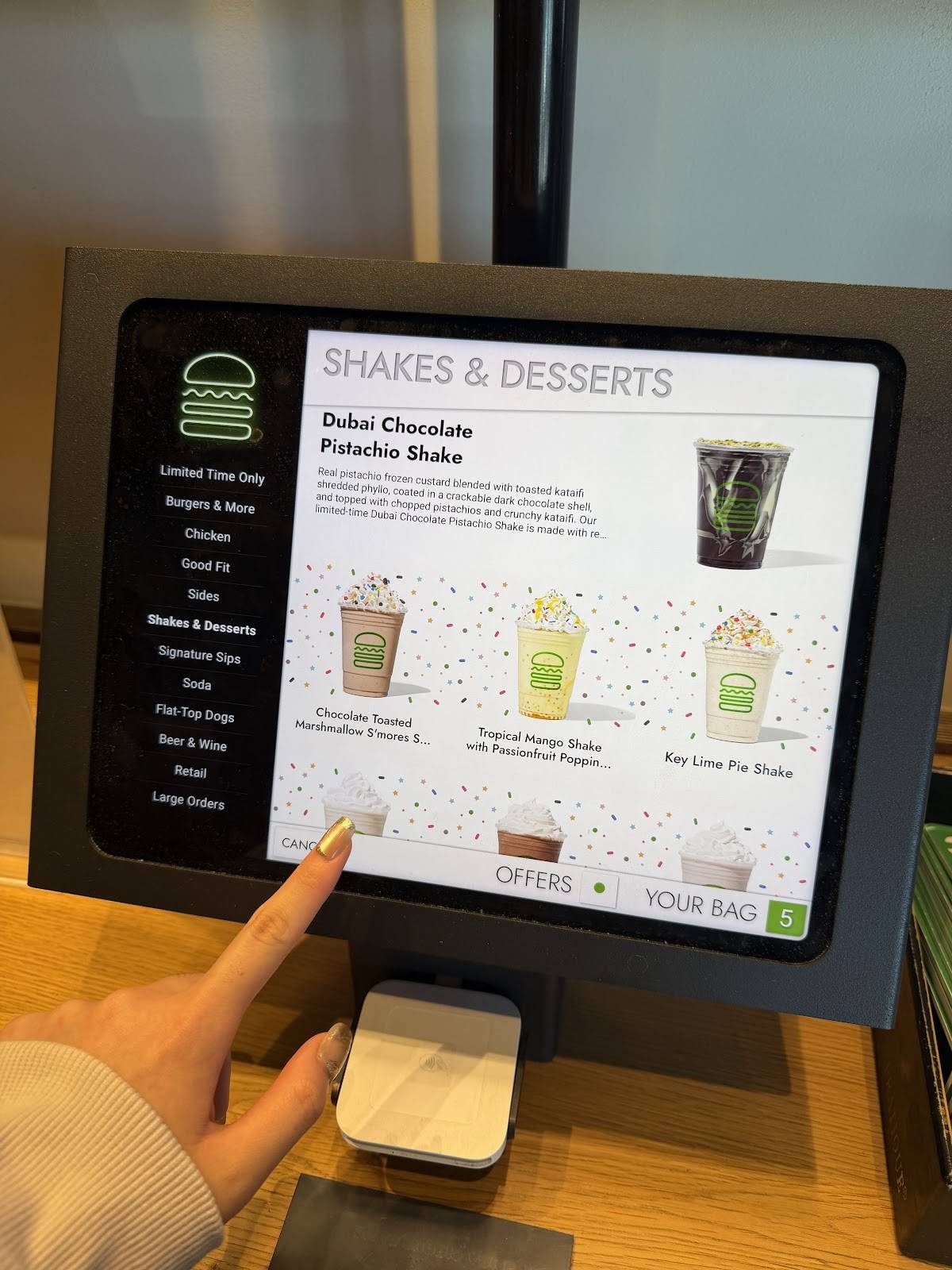 Shake Shack Uptown Plaza - Camelback & Central меню
