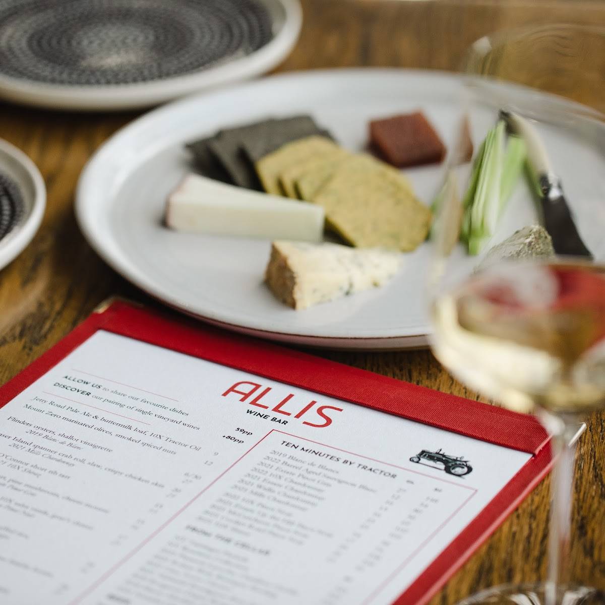 Petit Tracteur Bistro меню