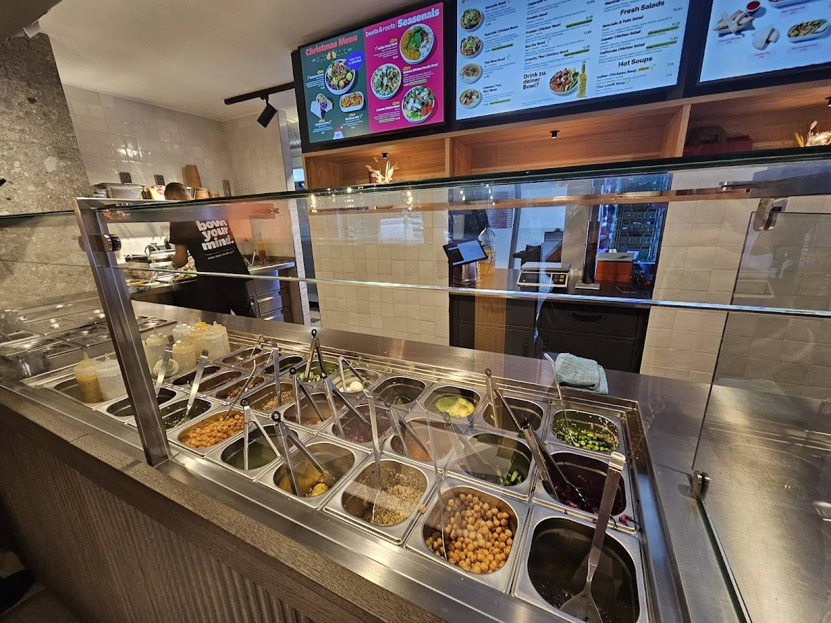 Beets & Roots Restaurant & Catering меню