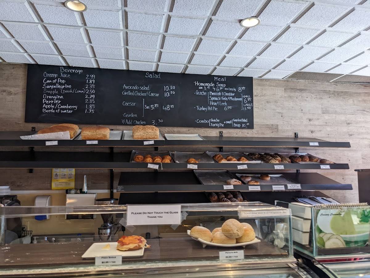Bread & Roses Bakery Cafe меню