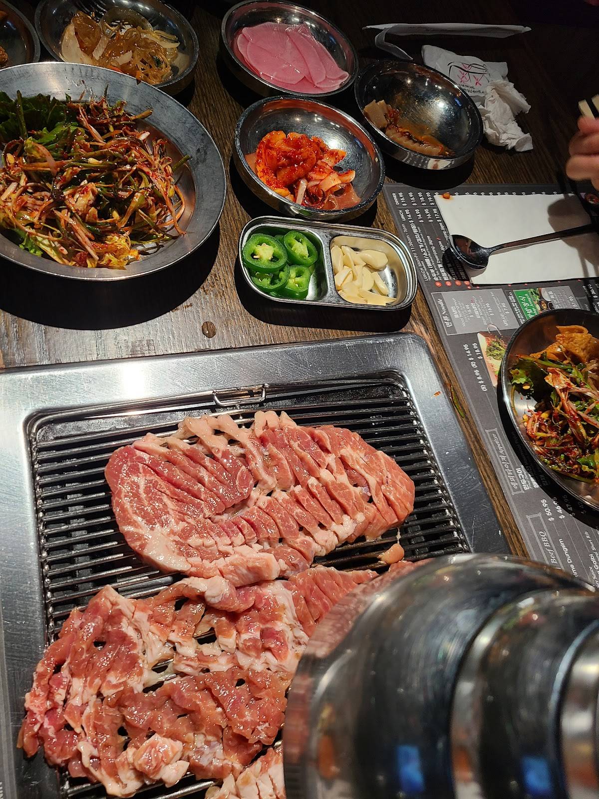 Dae Ji Ssonday 돼지쏜데이 меню