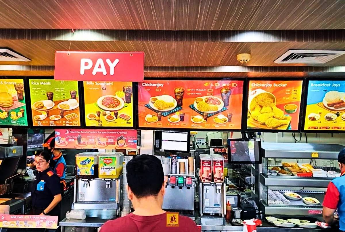 Jollibee Total SLEX Northbound меню