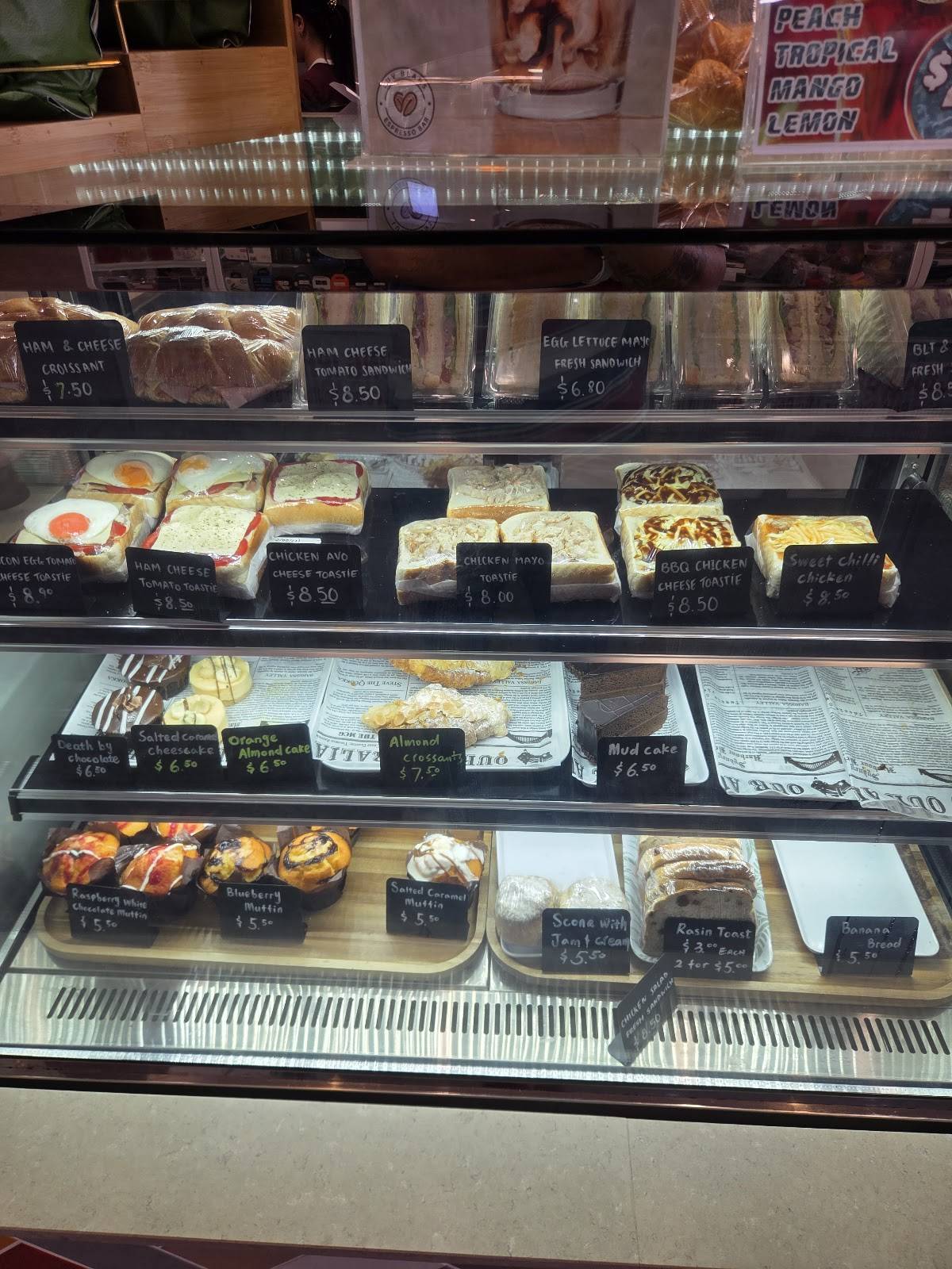 Luv Beans Cafe Saigon Plaza Inala меню