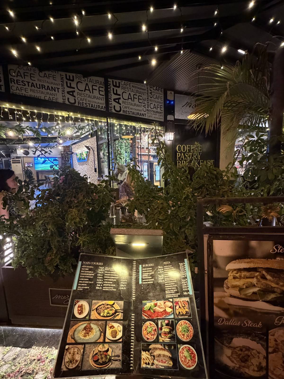 Mezza Gurme Market & Restorant меню