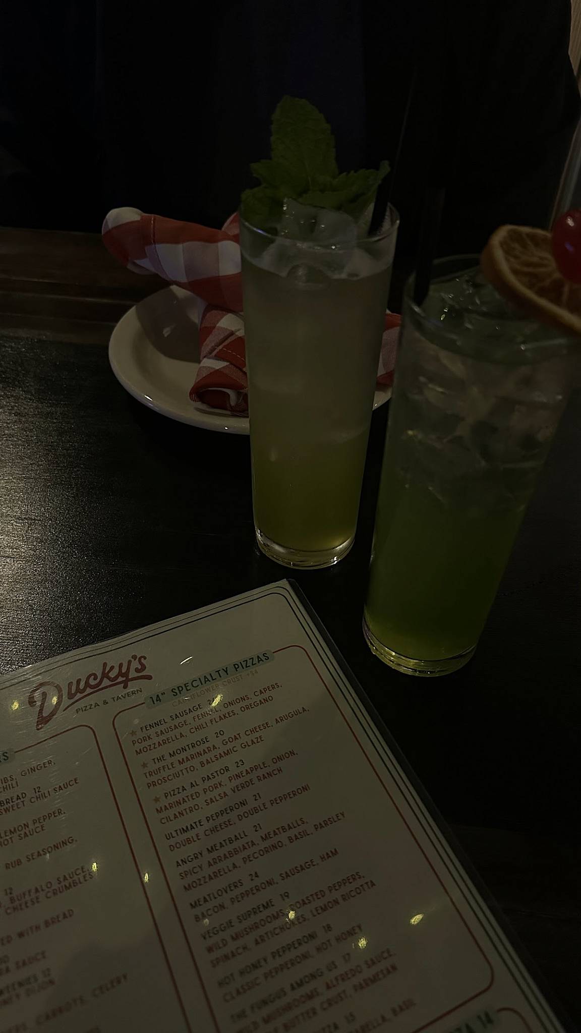 Duckys Pizza & Tavern меню