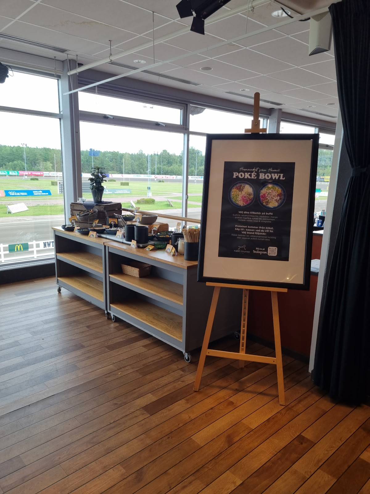 Race Course AB меню