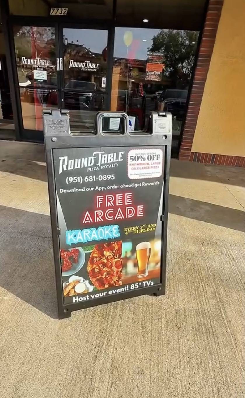 Round Table Pizza Jurupa Valley меню