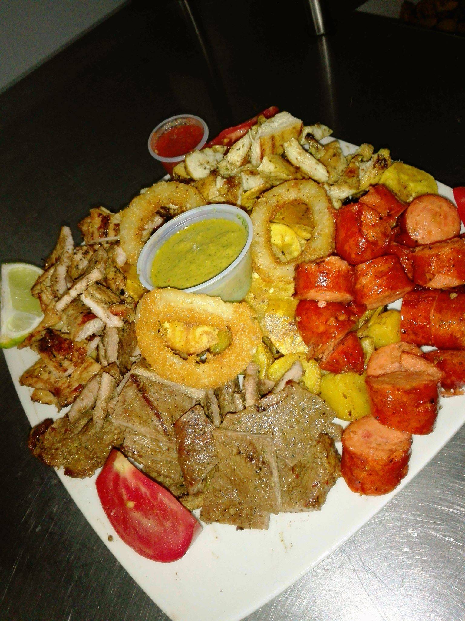 Caura carne & wraps меню