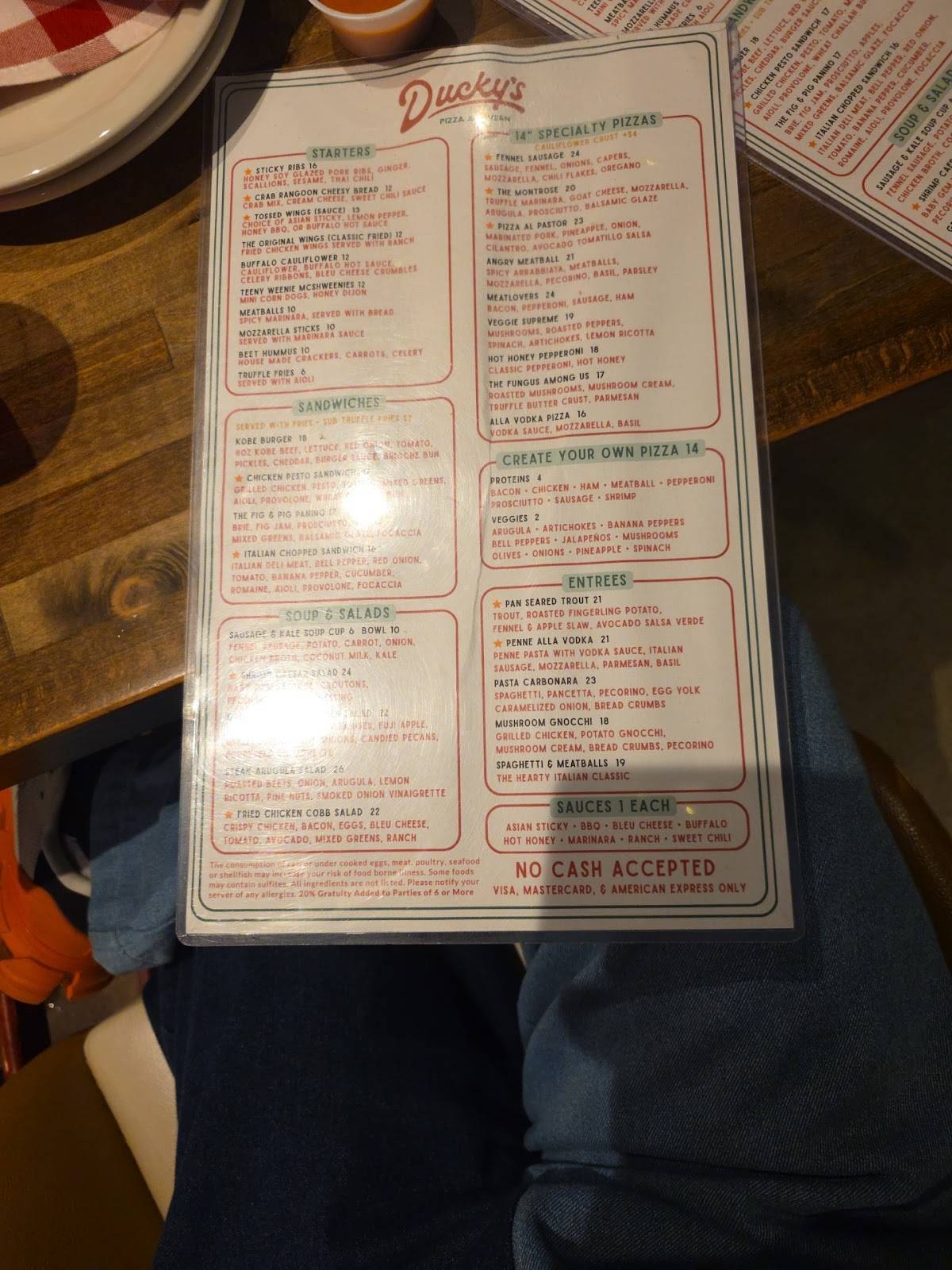 Duckys Pizza & Tavern меню