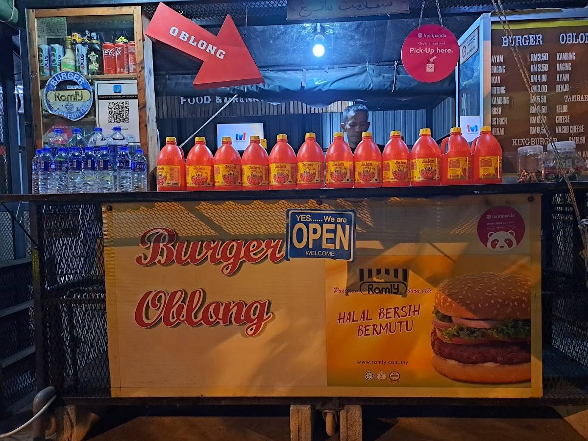 Perwira Burger Parit Raja меню
